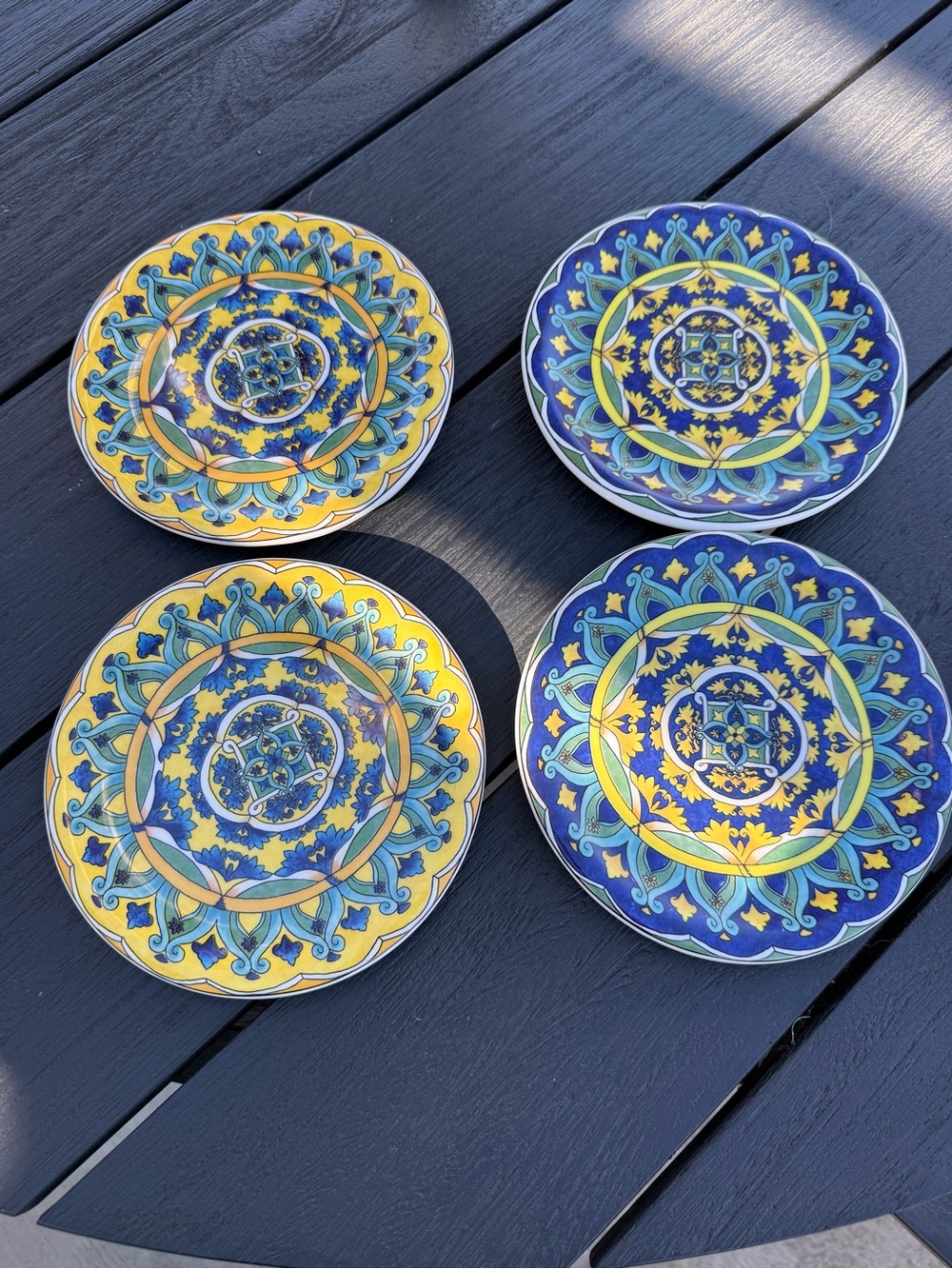 Set of 4 Decorative Ceramic Plates - Blue & Yellow